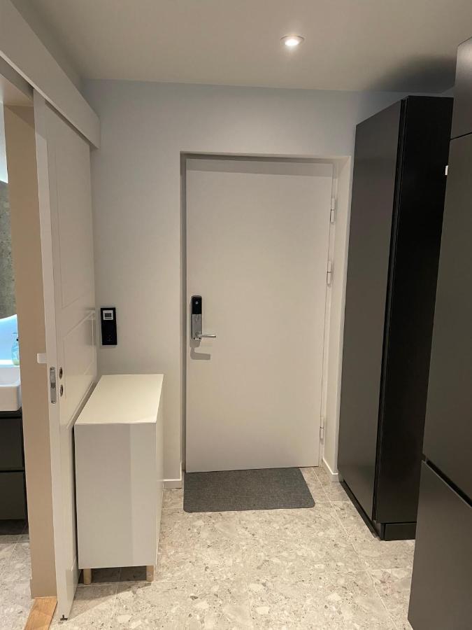 2- Bed Apartment In Sollentuna Esterno foto