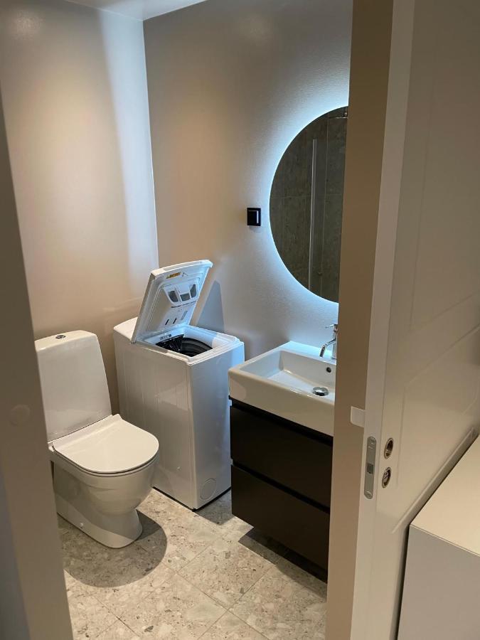 2- Bed Apartment In Sollentuna Esterno foto