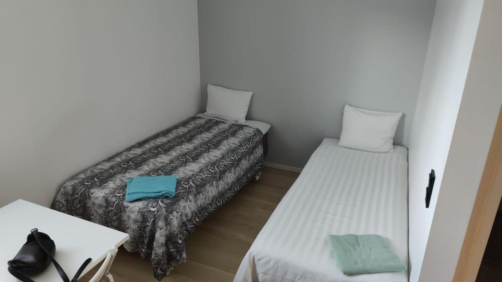 2- Bed Apartment In Sollentuna Esterno foto